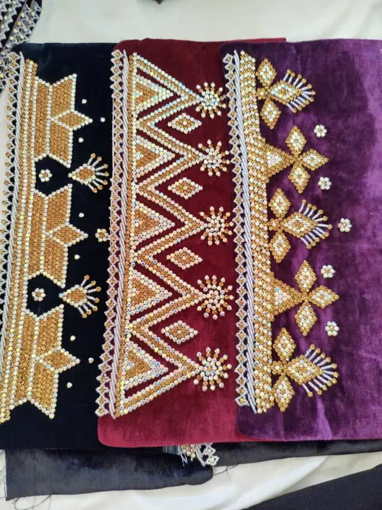 پشت سری|لباس|ایذه, |دیوار