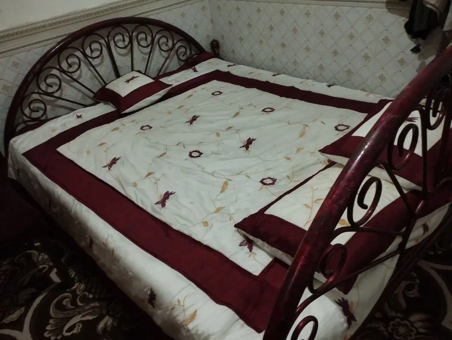 تخت دونفزه فلزس همراه با تشک فنری رویال سالم|تخت و سرویس خواب|قرچک, داوود آباد|دیوار