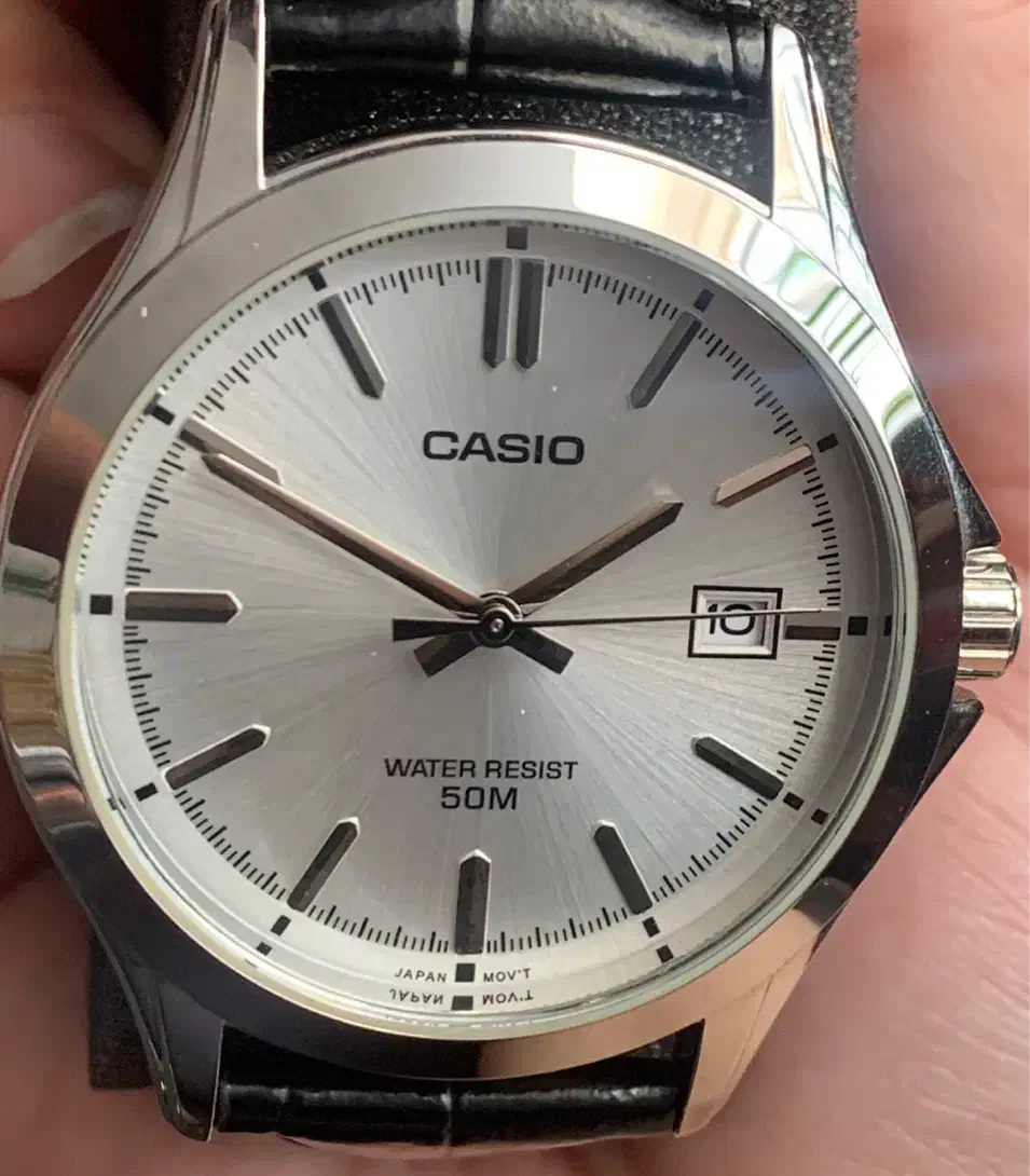 تعدادی ساعت|ساعت|گرمسار, |دیوار