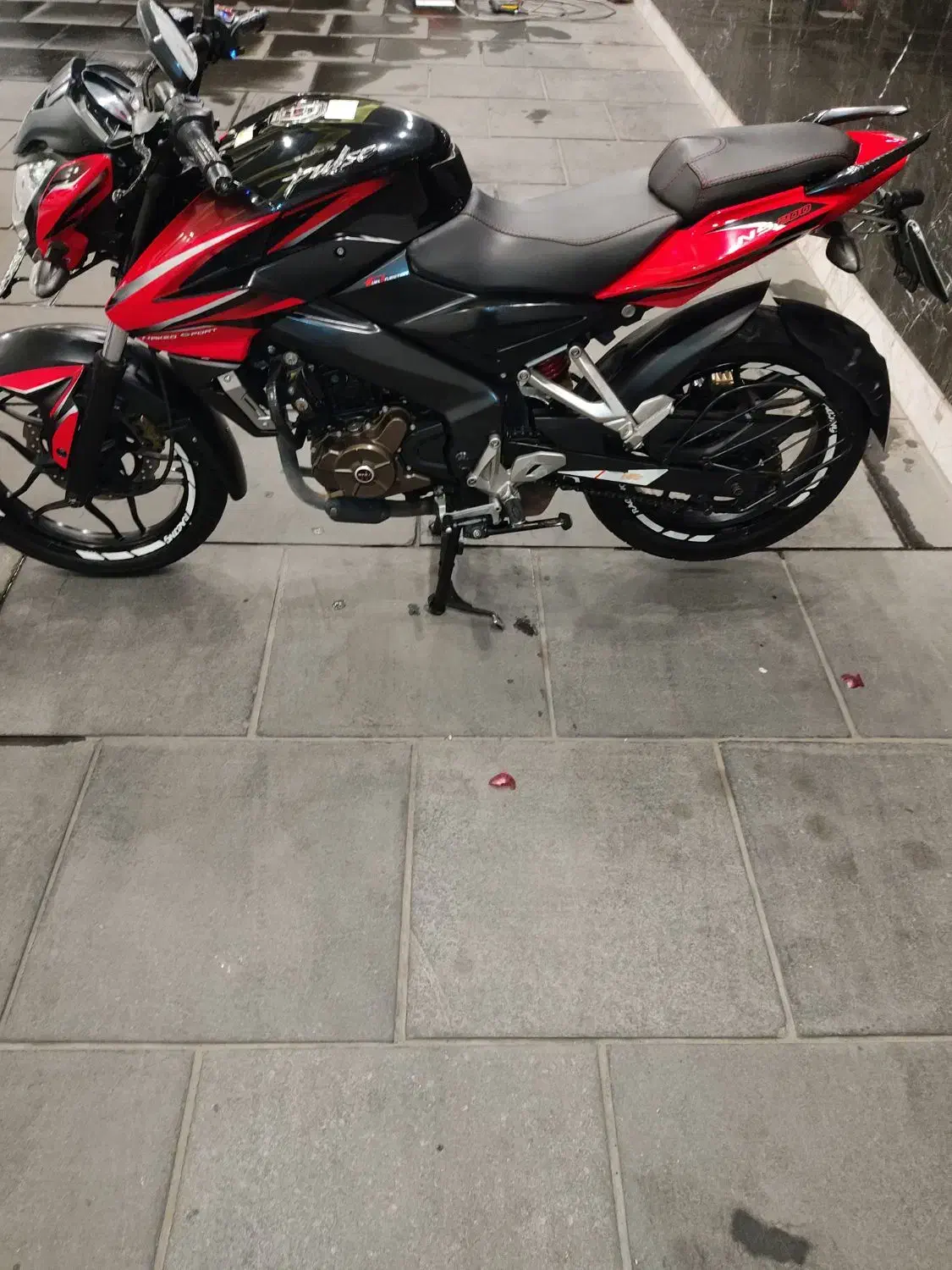 ان اس 200 مدل 97 انژکتور|موتورسیکلت|اسلام‌شهر, شهرک سالور|دیوار