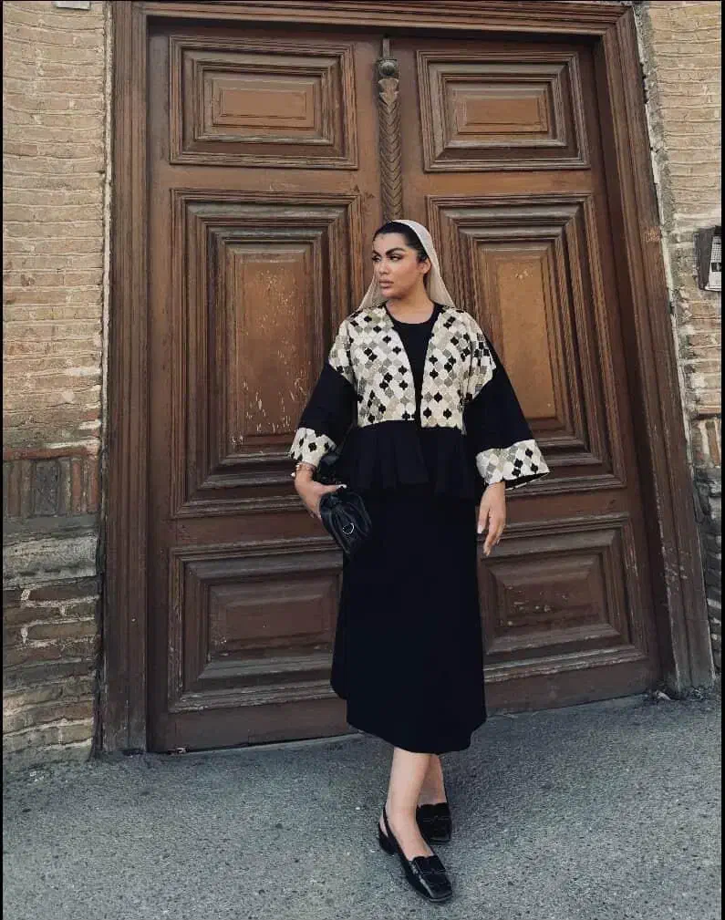 لباس زنانه|لباس|ساری, |دیوار