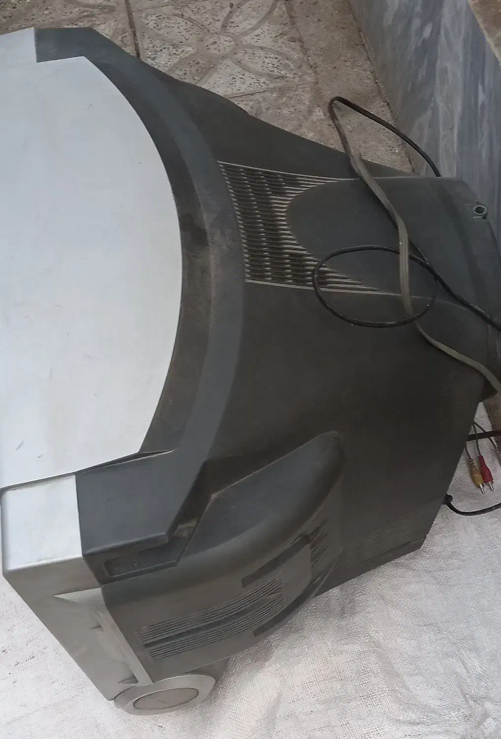 تلویزیون ۲۱ اینچ|تلویزیون و پروژکتور|اصفهان, شیخ طوسی|دیوار