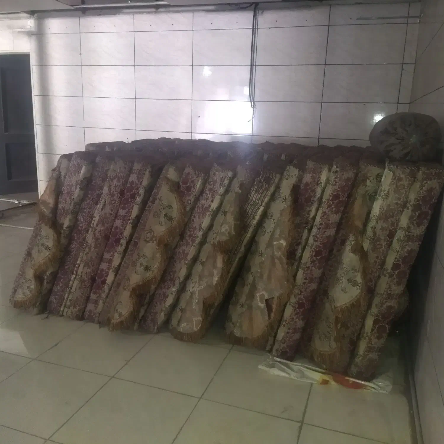 پشتی و بالشت مناسب سفره خانه و منزل|پشتی|اسلام‌شهر, زرافشان|دیوار