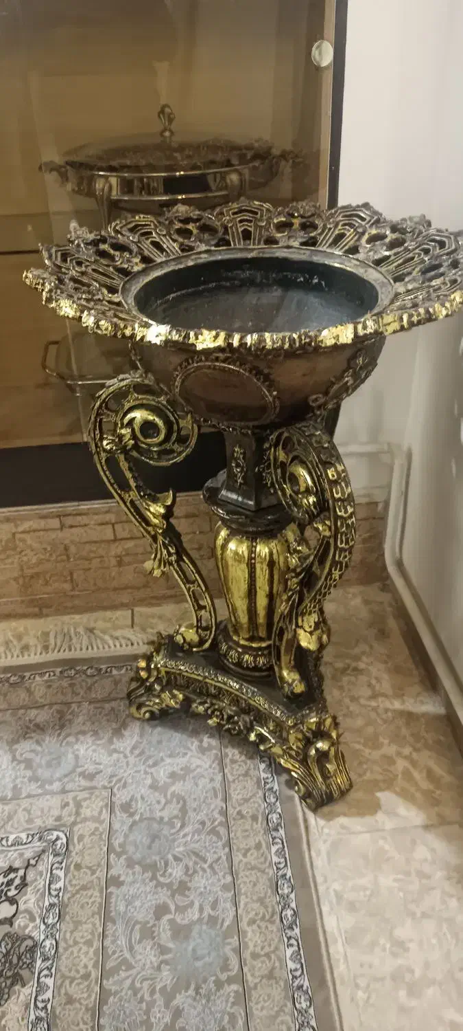 کنار سالنی بسیار نو|مجسمه، تندیس، ماکت|ورامین, شهرک فجر|دیوار