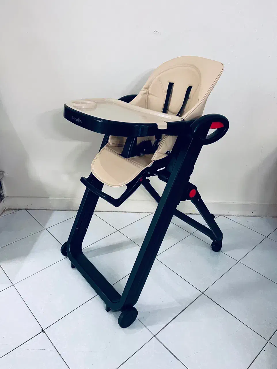 دوعدد صندلی غذا و صندلی ماشین خارجی در حد اکبند|تخت و صندلی بچه|تهران, حر|دیوار