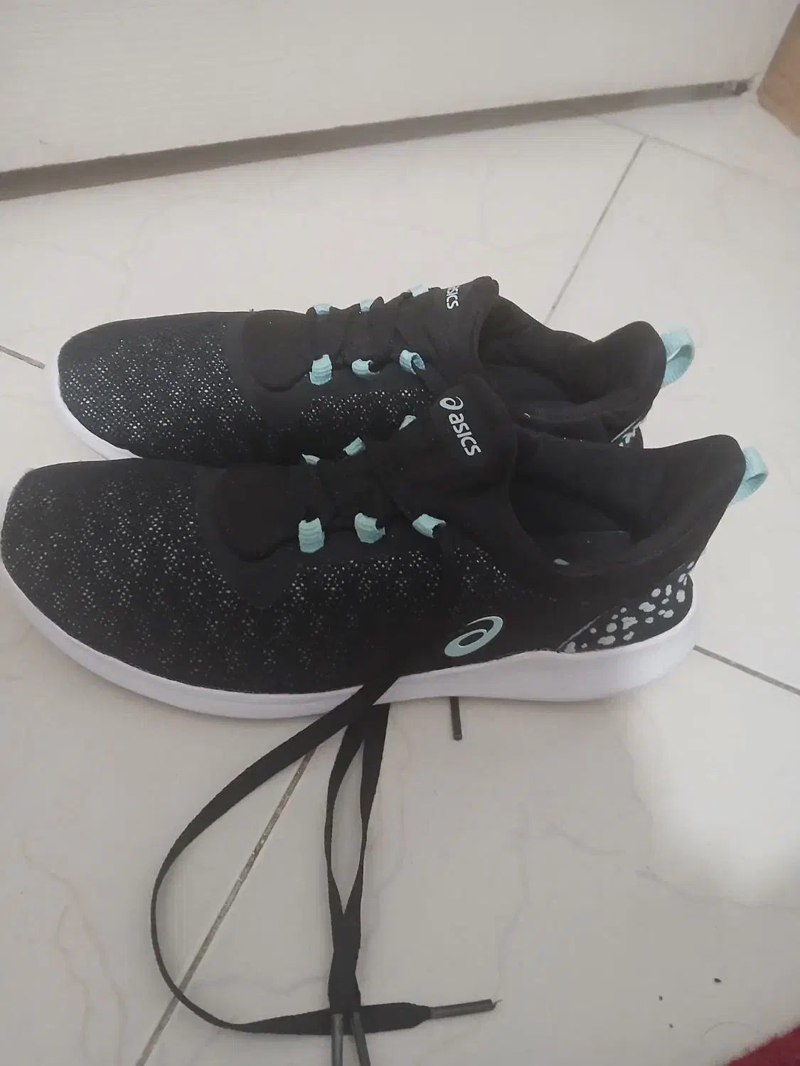 ۴ جفت کتونی سایز ۴۰|کیف، کفش، کمربند|کرج, حصارک بالا|دیوار