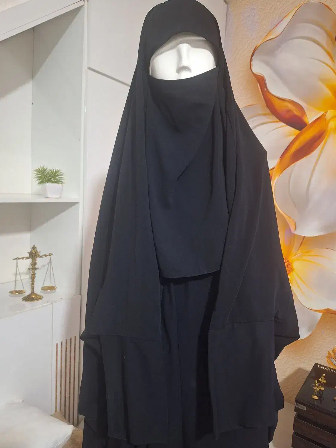 لباس استوک ایرانی|لباس|نیشابور, گنبد سبز|دیوار