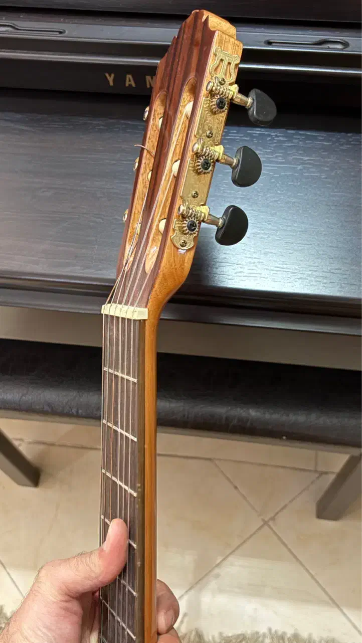 گیتار دست ساز فوق حرفه ای کلاچ دار|گیتار، بیس، امپلیفایر|اصفهان, کوی ولی عصر|دیوار