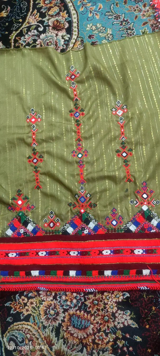 لباس تپه ای|لباس|سراوان, |دیوار
