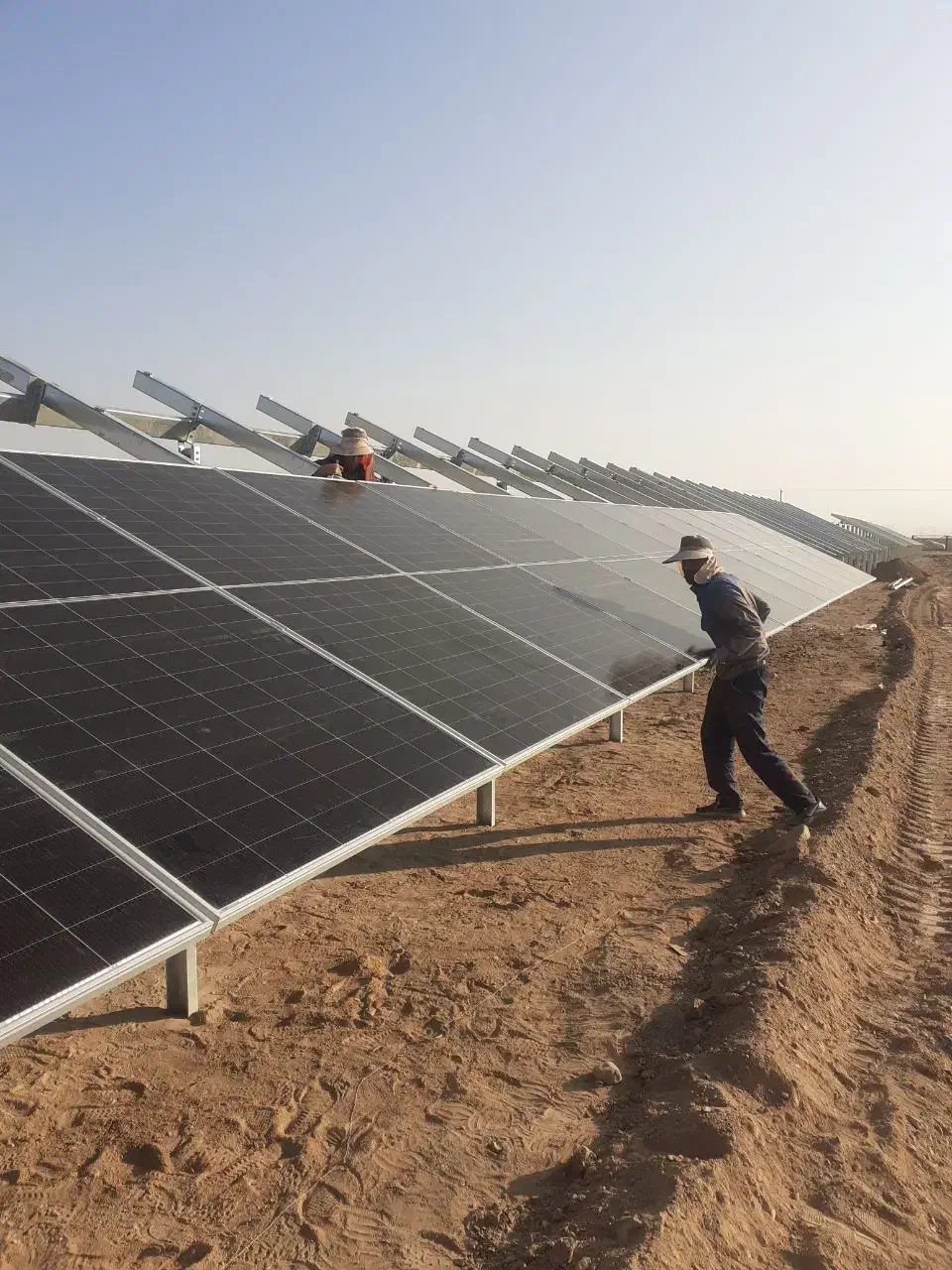 استخدام نیرویکار جهت نصب پنل در نیروگاه خورشیدی|استخدام صنعتی، فنی، مهندسی|یزد, |دیوار