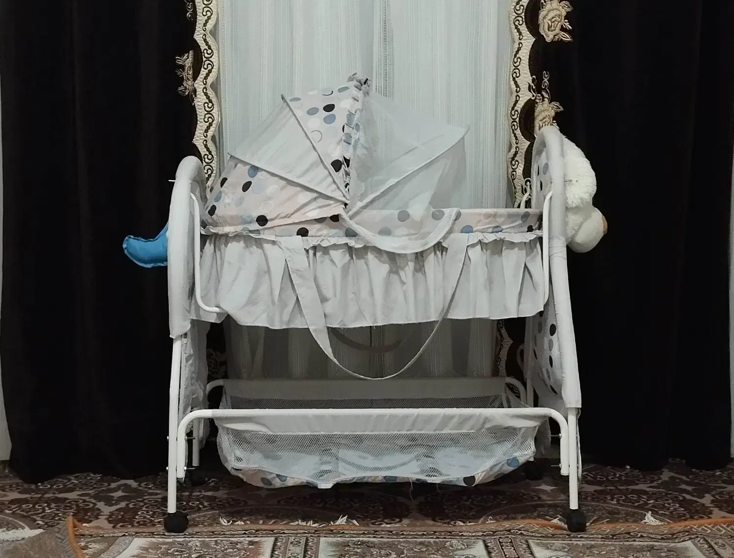 گهواره کودک|اسباب و اثاث بچه|شیراز, گلکوب|دیوار