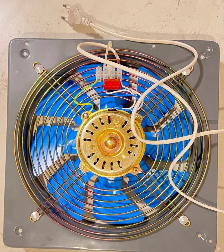 هواکش ۲۵ سانت فلزی دمنده، دور بالا|پنکه و تصفیهکنندهٔ هوا|شیراز, گلشن|دیوار