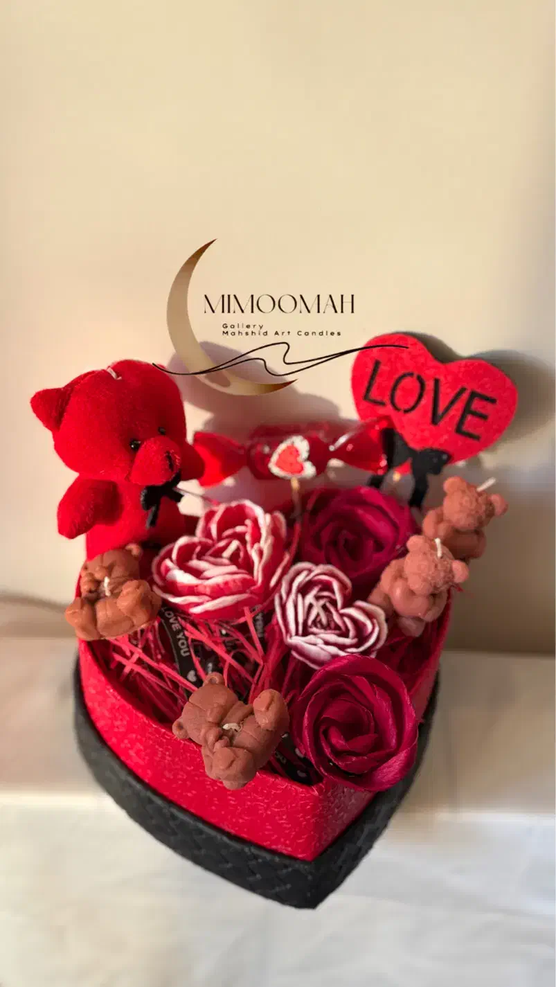 باکس هدیه ولنتاین قلبی شمع و شکلات و خرس و گل|صنایع دستی و سایر لوازم تزئینی|تهران, پاسداران|دیوار