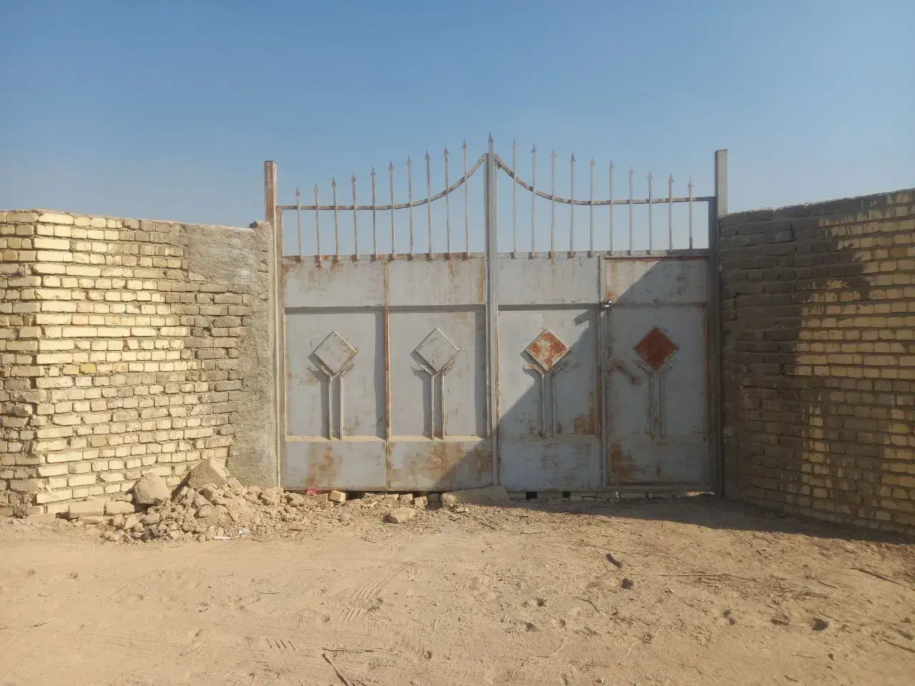 فروش زمین چهار دیواری ۲۰۰ متر|فروش زمین و ملک کلنگی|اصفهان, قهجاورستان|دیوار