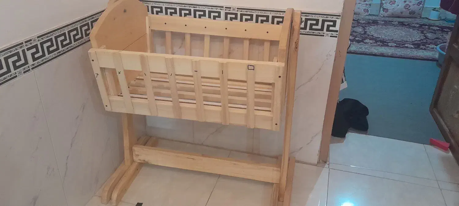 گهواره|تخت و صندلی بچه|سبزوار, گلشن|دیوار