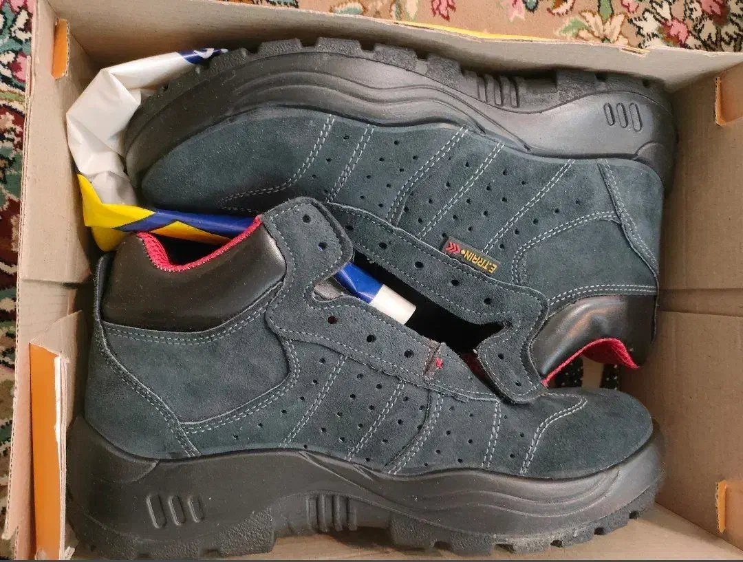 کفش کار سایز ۴۳|کیف، کفش، کمربند|سیرجان, |دیوار