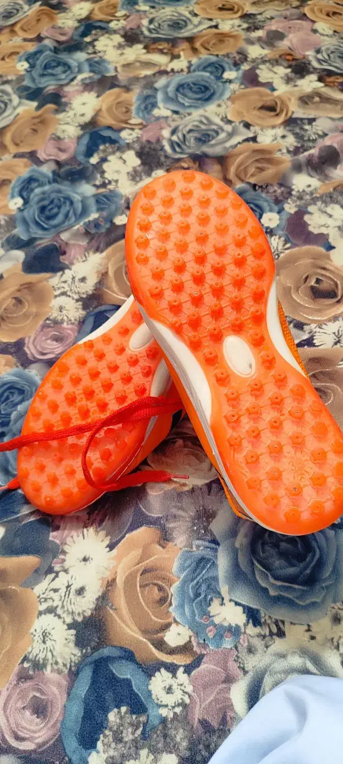 کفش مخصوص چمن|کیف، کفش، کمربند|خواف, |دیوار