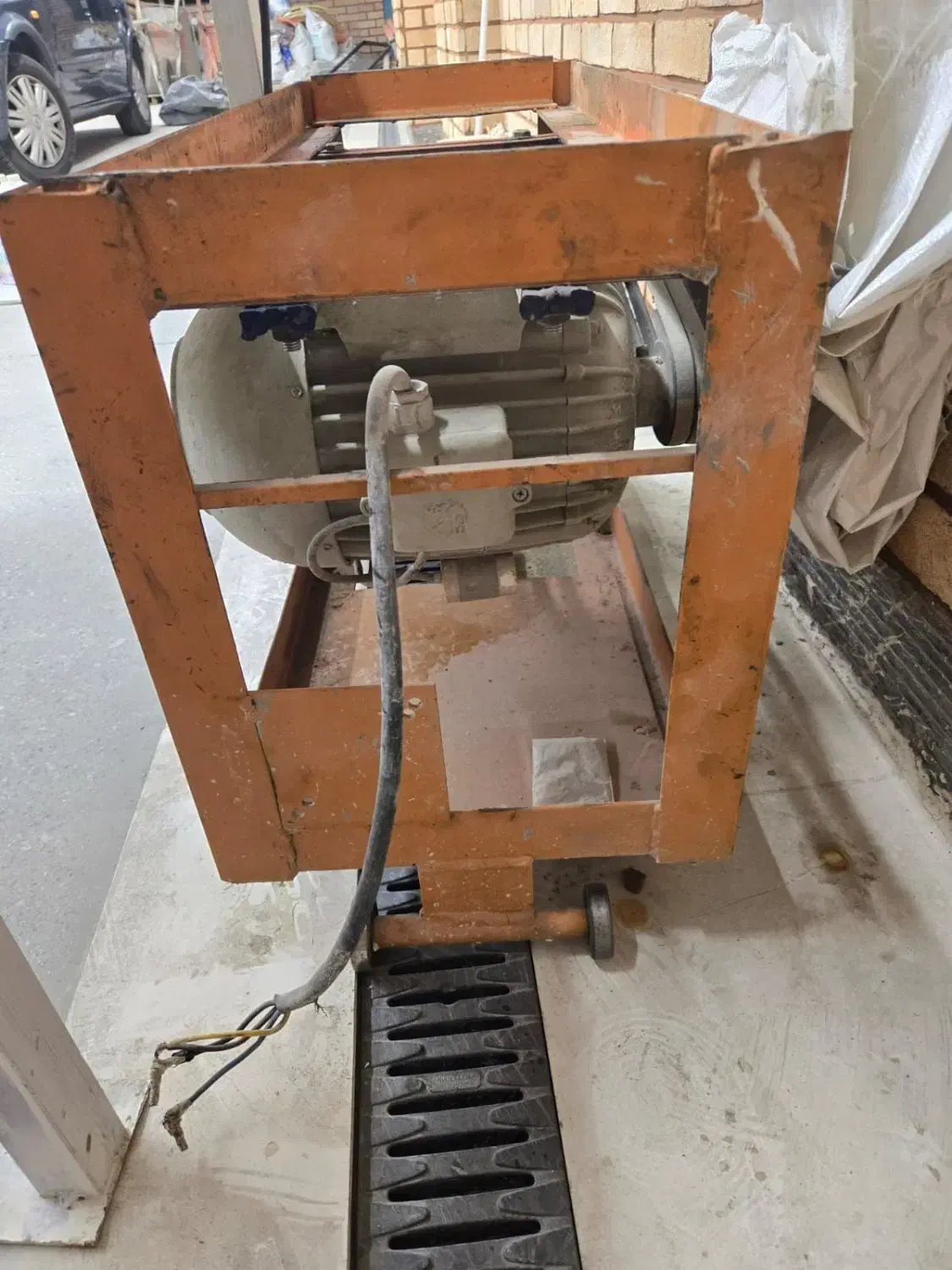 خریدار بالابر ساختمانی خرید و فروش بالابر در محل|ماشین‌آلات صنعتی|تهران, تجریش|دیوار