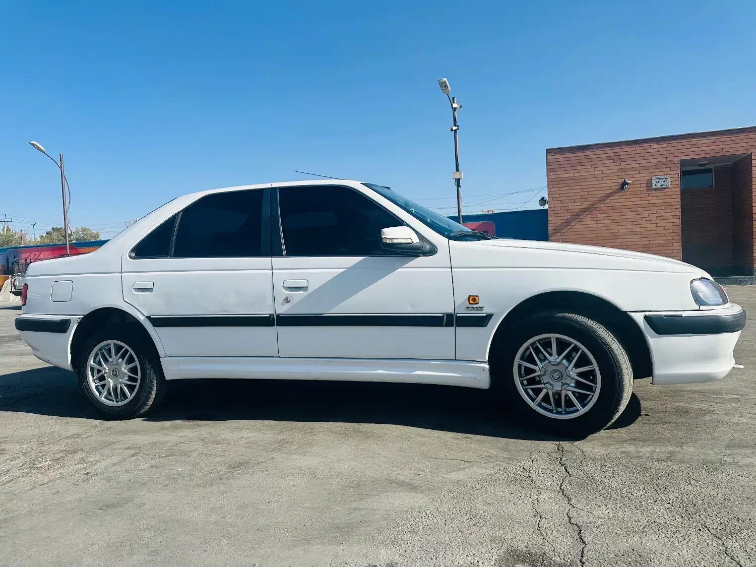 پارس دوگانه کارخانه|خودرو سواری و وانت|اصفهان, سرچشمه|دیوار