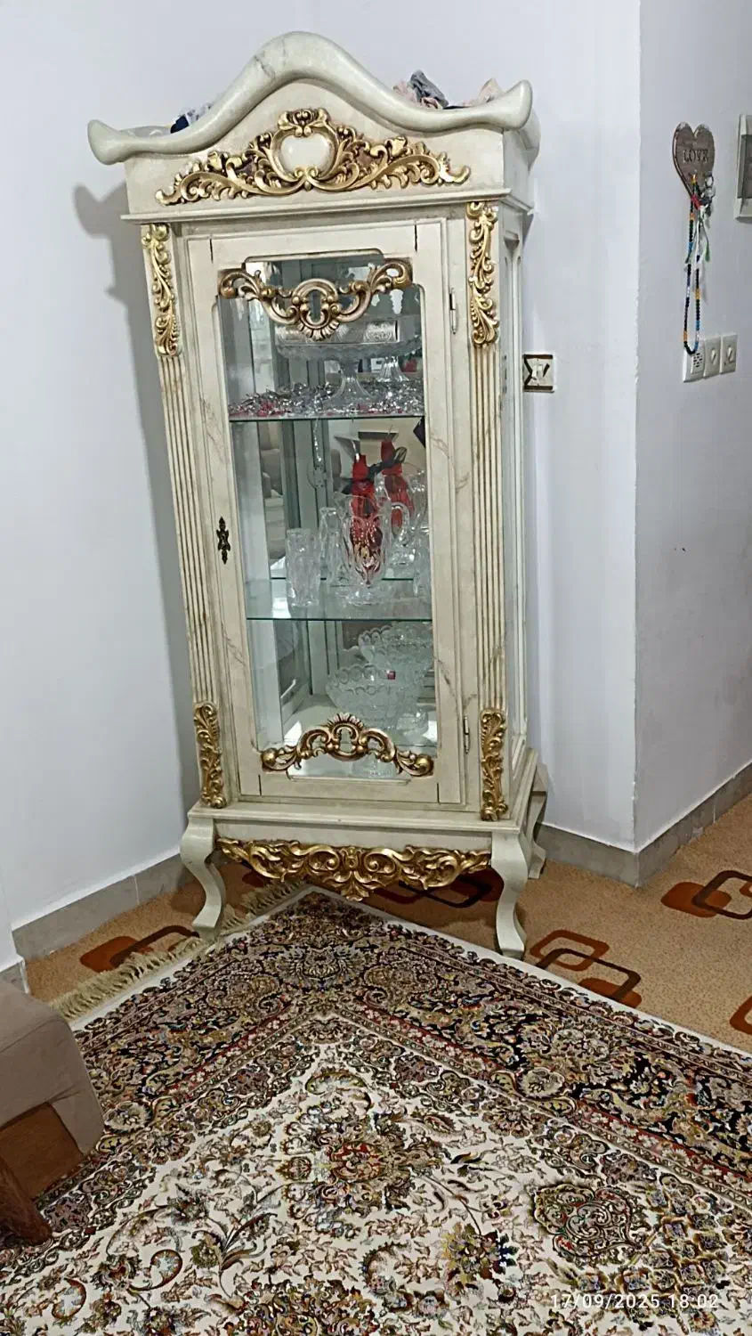 بوفه چوبی شیک و زیبا|بوفه، ویترین، کنسول|اسلامآباد غرب, |دیوار