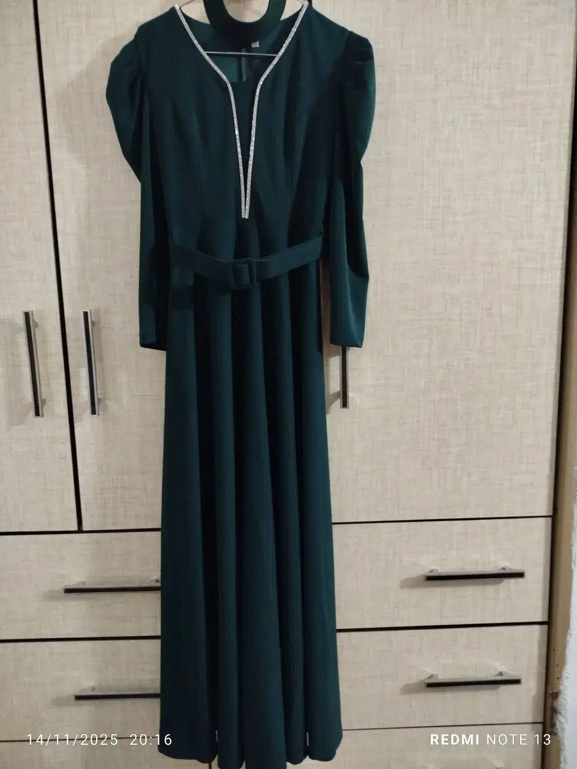 لباس مجلسی|لباس|کنگاور, |دیوار