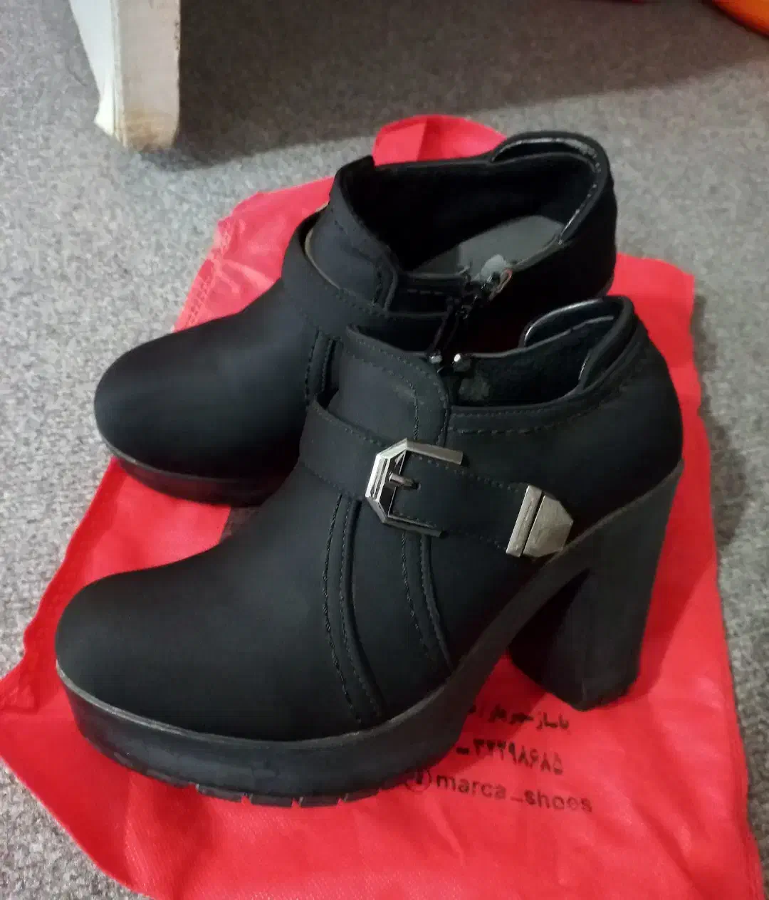 کفش مخمل|کیف، کفش، کمربند|بابل, |دیوار