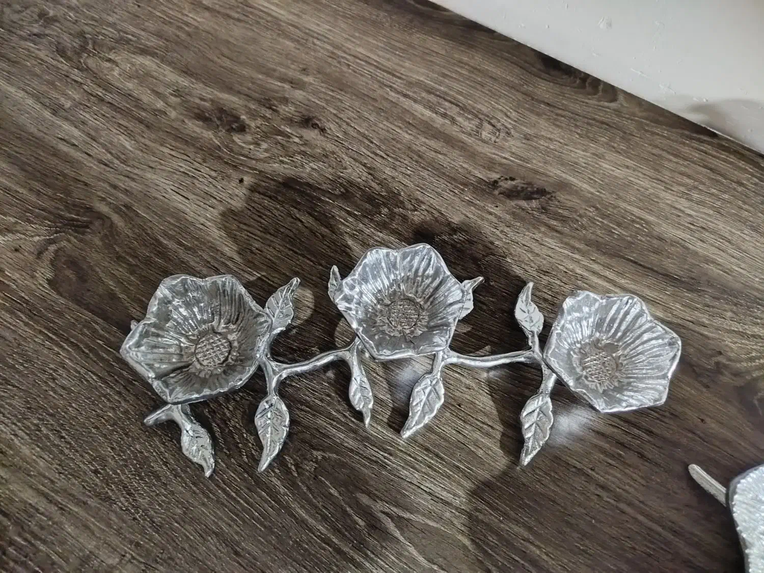 سرویس پذیرایی لوتوس|ظروف سرو و پذیرایی|آمل, |دیوار