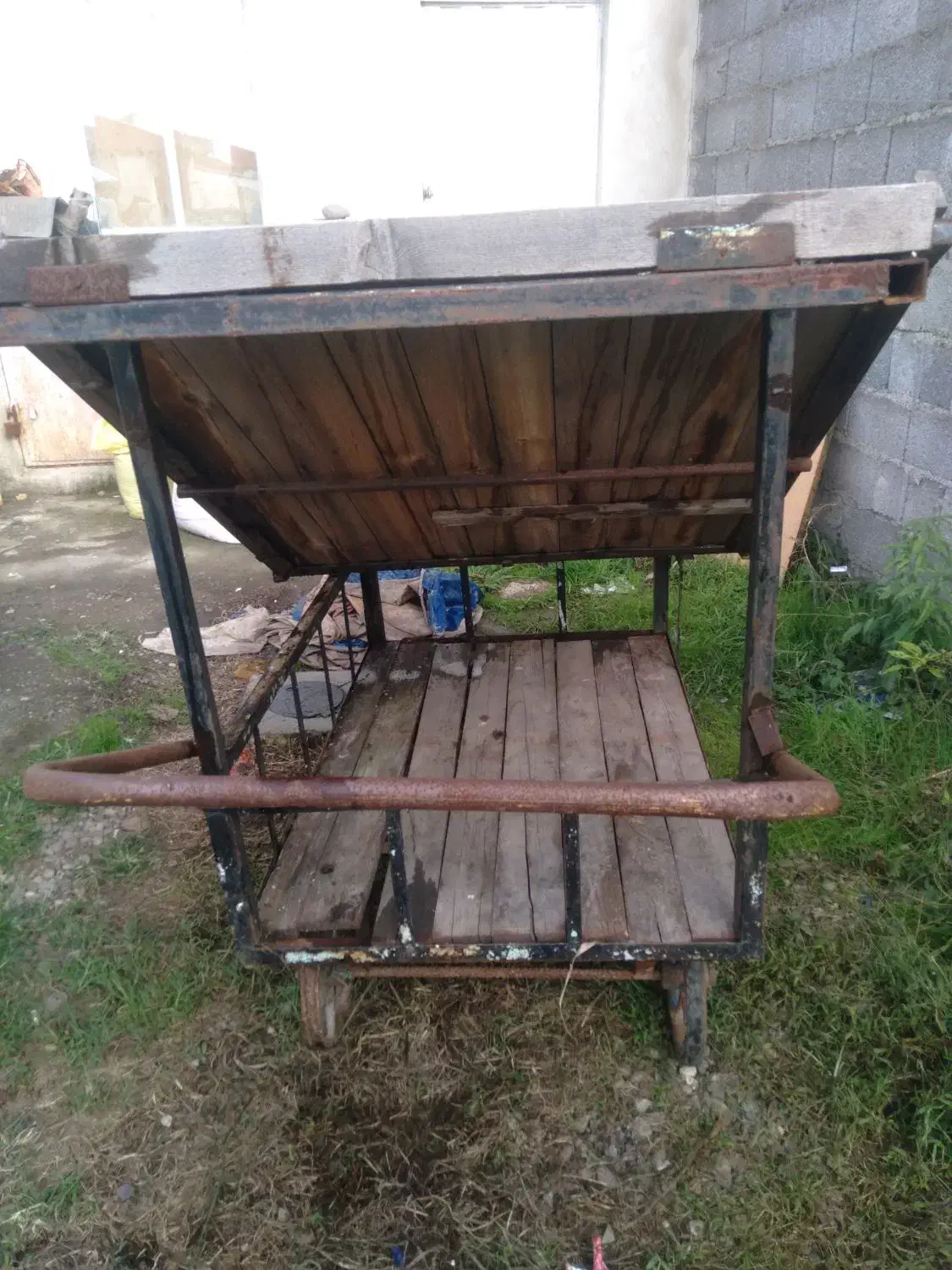 گاری چهارچرخ|ابزارآلات|رشت, کوی حسینی|دیوار