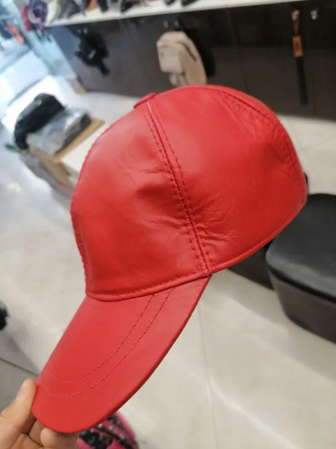 کلاه چرم|لباس|مشهد, بلال|دیوار