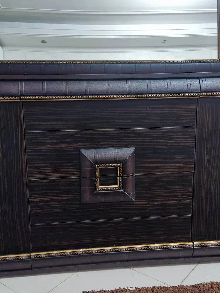 دراور|جاکفشی، کمد، دراور|اندیشه, اندیشه فاز ۱|دیوار