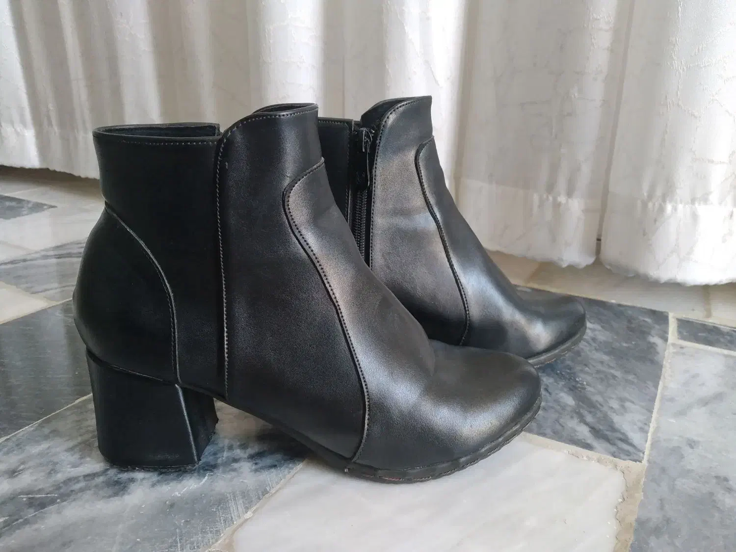 چند عدد کفش در حد نو|کیف، کفش، کمربند|دورود, |دیوار