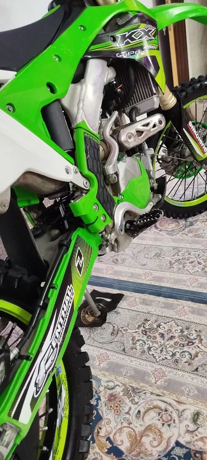 وای زد ،کاوازاکی kxf250 مدل 2019 (فول لوازم)|موتورسیکلت|تهران, آبشار|دیوار