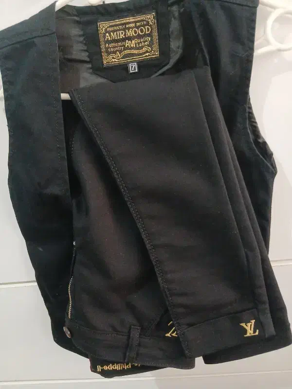 لباس|لباس|رشت, آزادگان|دیوار