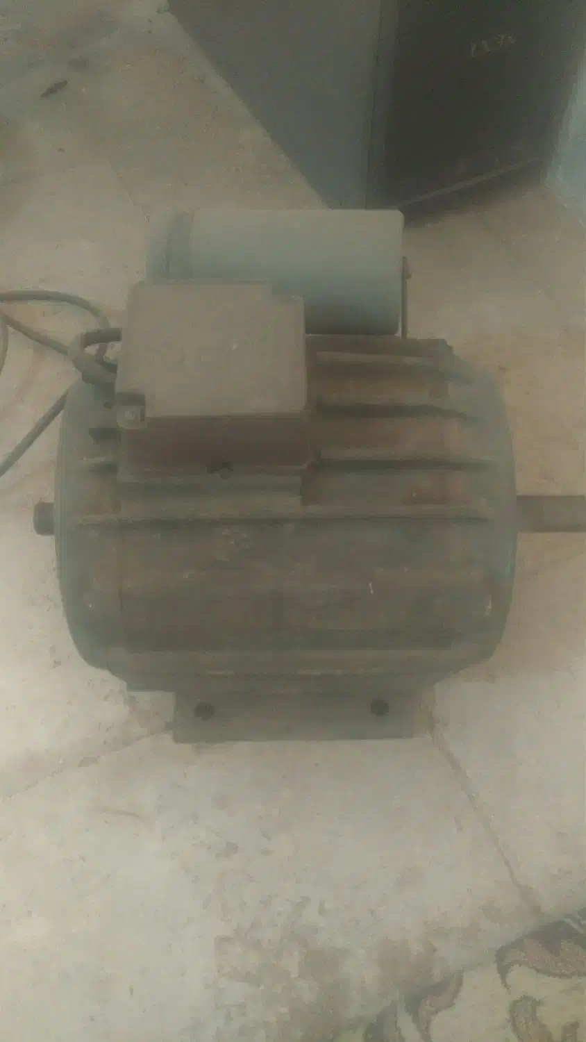 یک عدد الکترو موتور 1 اسب|ماشینآلات صنعتی|مشهد, زیرکن|دیوار