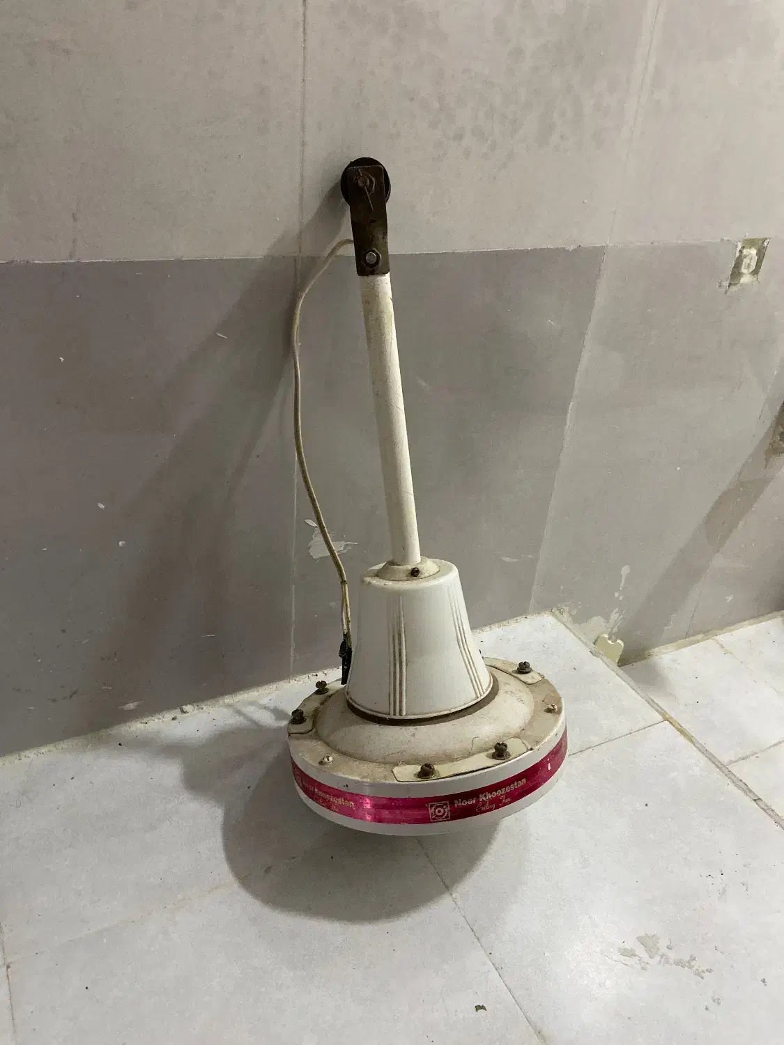 پنکه سقفی|پنکه و تصفیهکنندهٔ هوا|آبادان, |دیوار