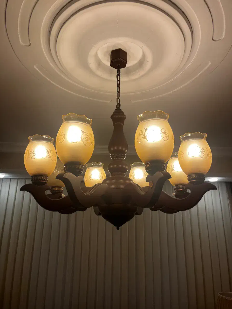 لوستر چوبی هشت شاخه|لوستر و چراغ آویز|تهران, آهنگ|دیوار