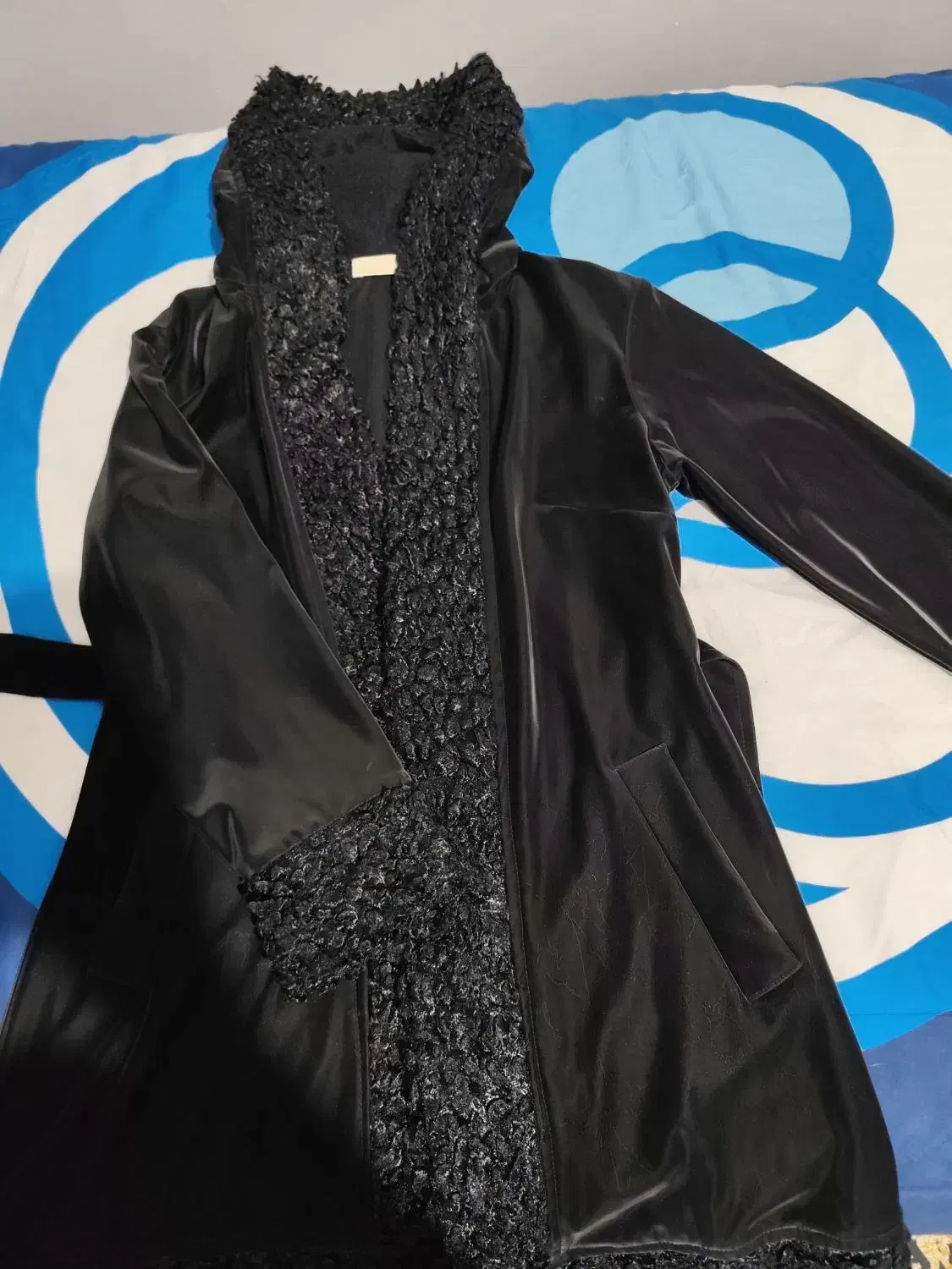 بارونی سالم|لباس|اسلامشهر, چیچکلو|دیوار