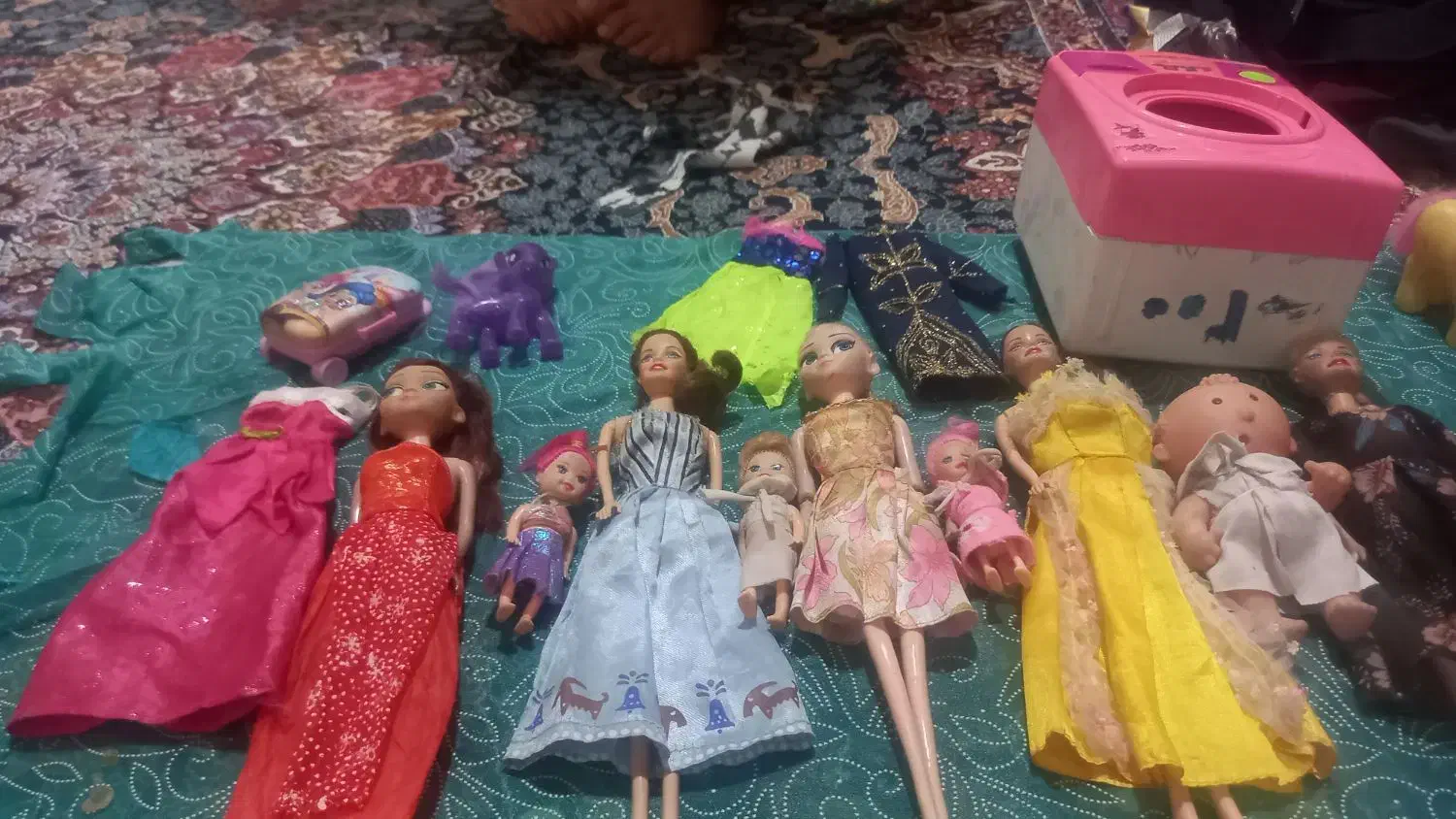 ۴ تا گالن نفتی خارجی محکم با پیت تلمبه وسطل ۶۰لیتر|ظروف نگهدارنده، پلاستیکی، یک‌بارمصرف|زاهدان, |دیوار