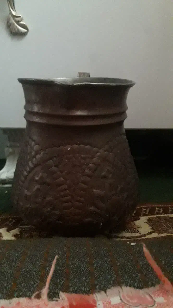 پارچ مسی قدیمی|کلکسیون اشیاء عتیقه|سمنان, |دیوار