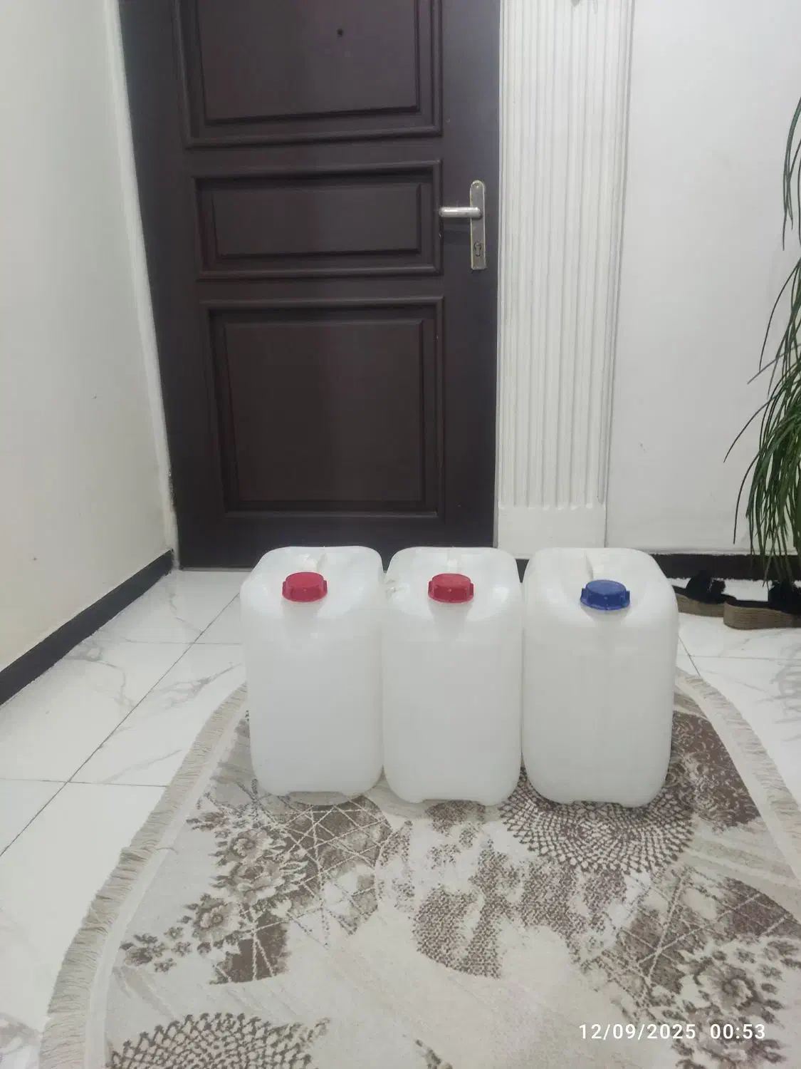 گالن بیست لیتری دونه ای صدو پنجاه هزار|ظروف نگهدارنده، پلاستیکی، یکبارمصرف|تهران, جوادیه|دیوار