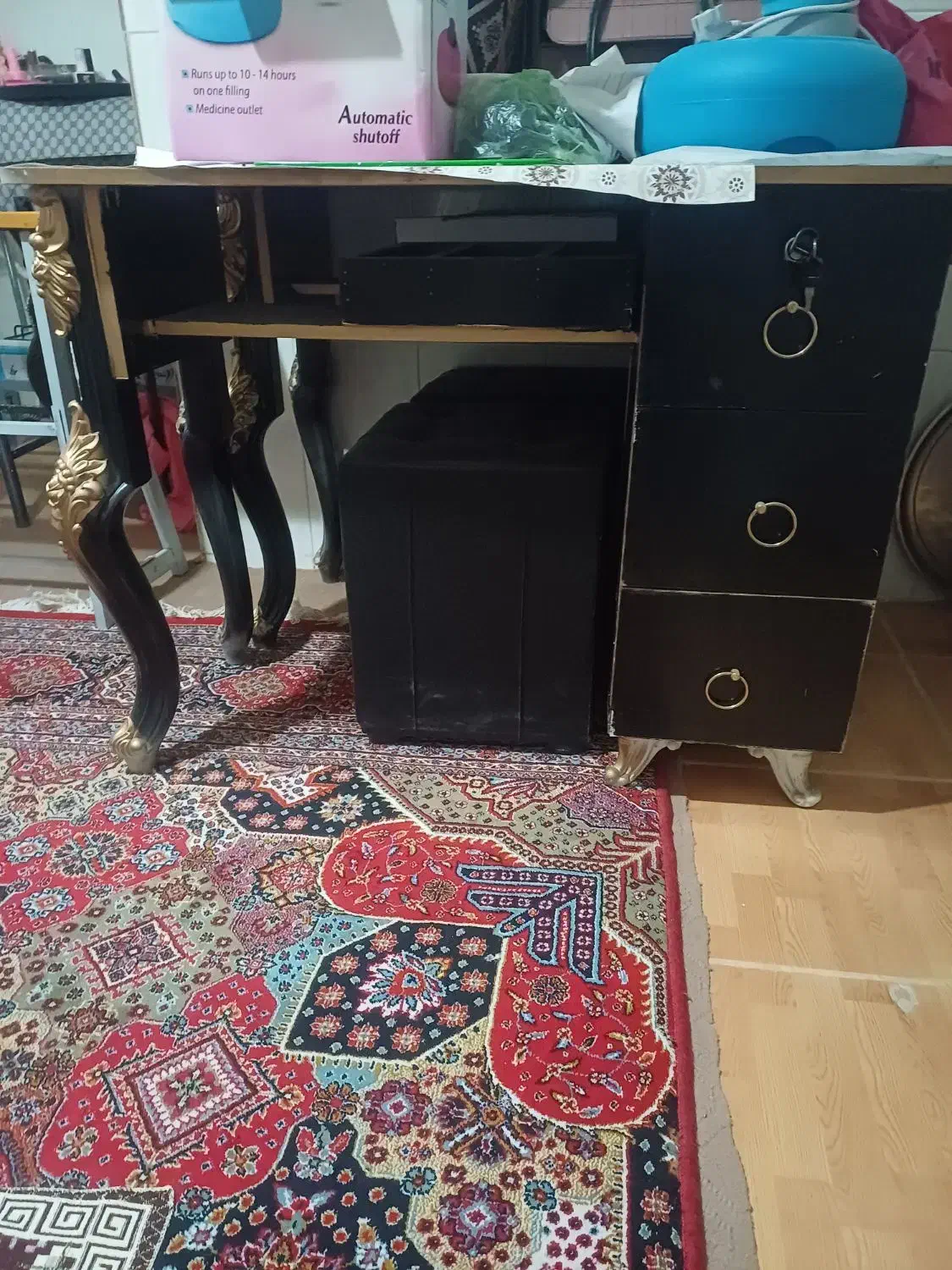 میز ناخون صندلی اصلاح میر خیاطی پایه فرفورژه|آرایشگاه و سالنهای زیبایی|قم, سید معصوم|دیوار