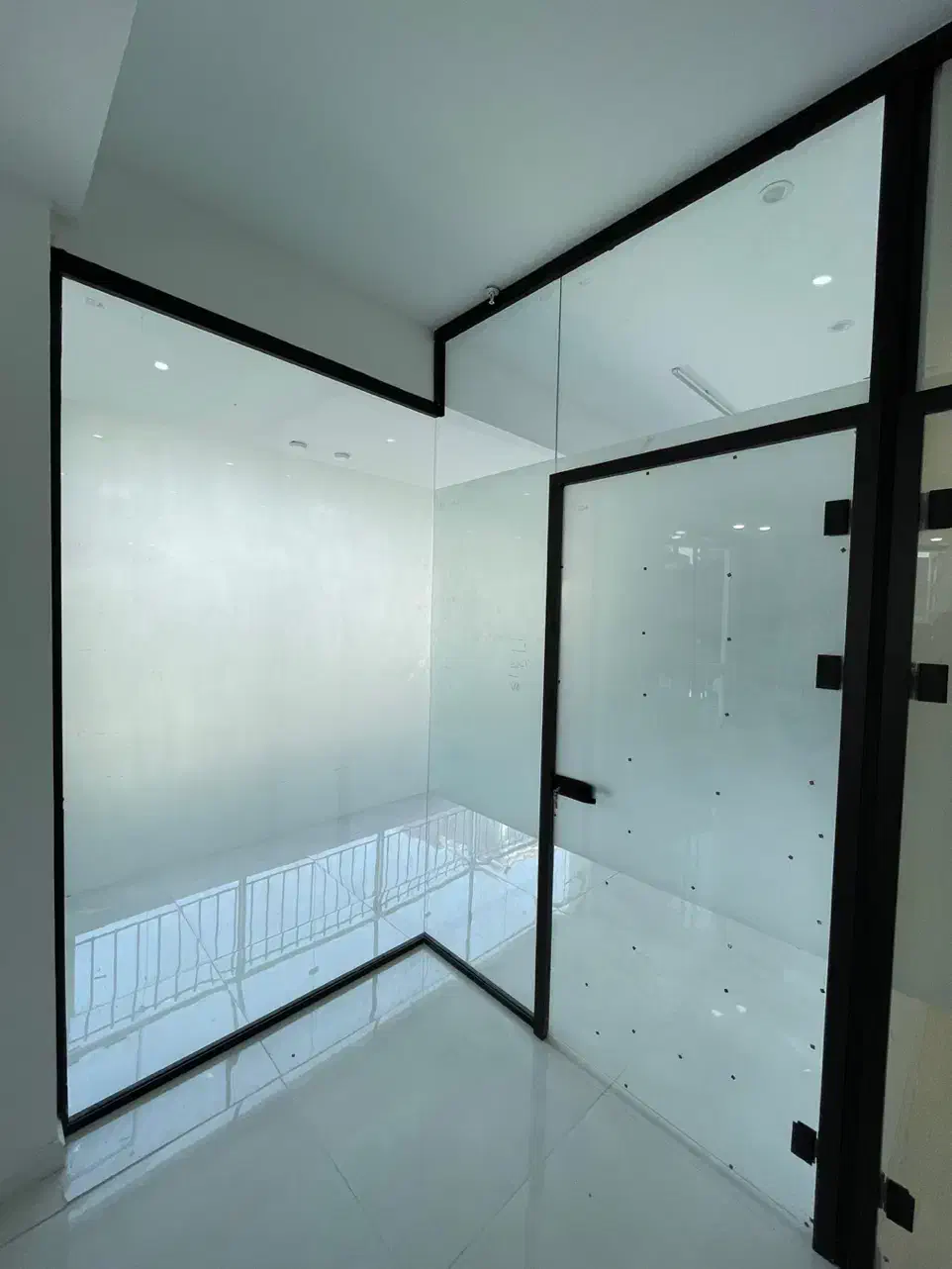 پخش،طراحی و نصب شیشه سکوریت/سکوریت بالکنی|خدمات پیشه و مهارت|نیشابور, باغ نو|دیوار