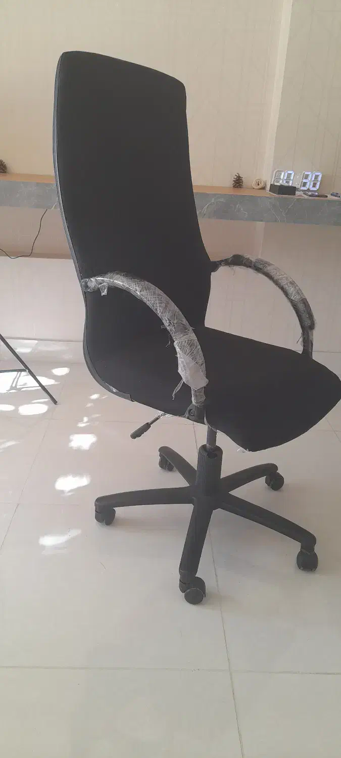 میز مدیریت. صندلی. سایهبان|میز تحریر و کامپیوتر|سراب, |دیوار