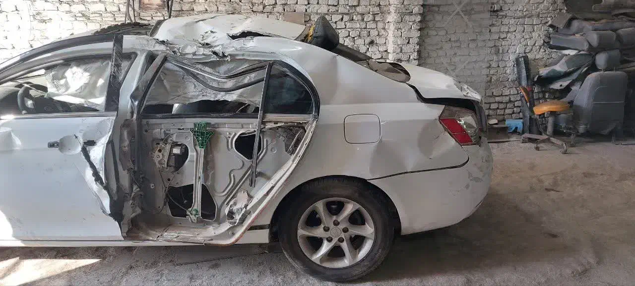 جیلی امگرند 2013 دنده ای سفید تصادفی|خودرو سواری و وانت|مشهد, خاتم الانبیا|دیوار