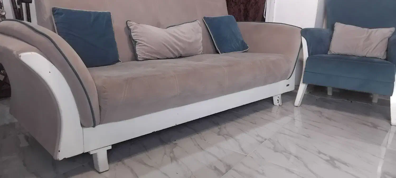 مبل هفت نفره در حد نو|مبلمان خانگی و میز عسلی|رشت, شالکو|دیوار