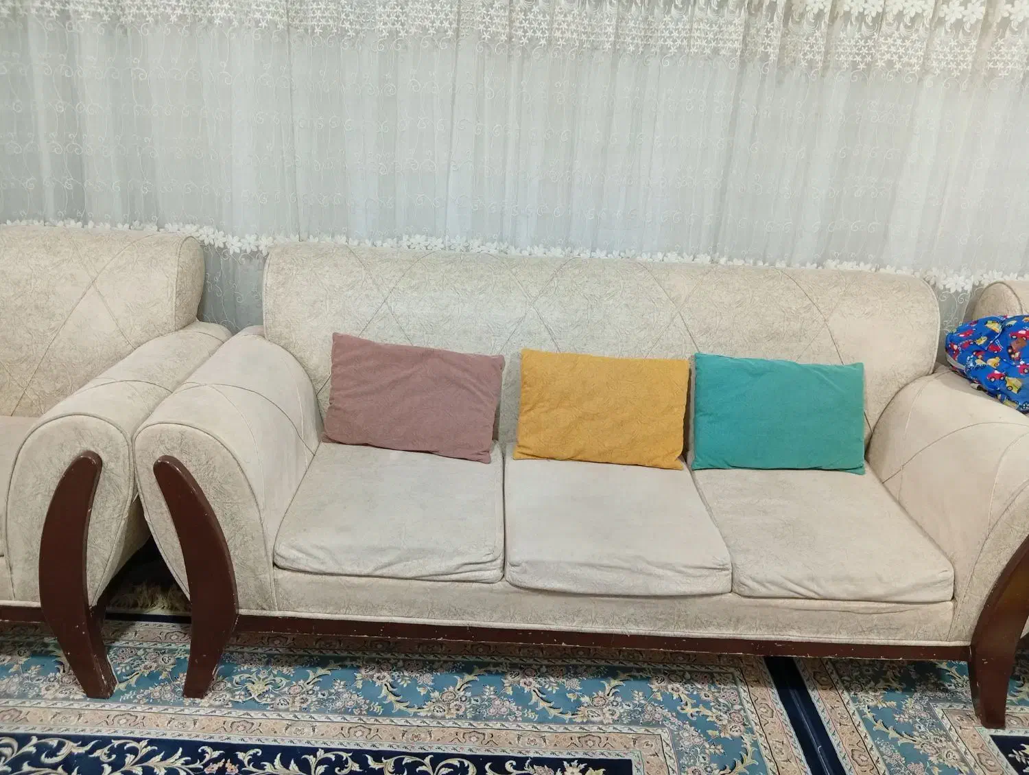 مبل راحتی|مبلمان خانگی و میز عسلی|قم, شهرک امام حسن|دیوار