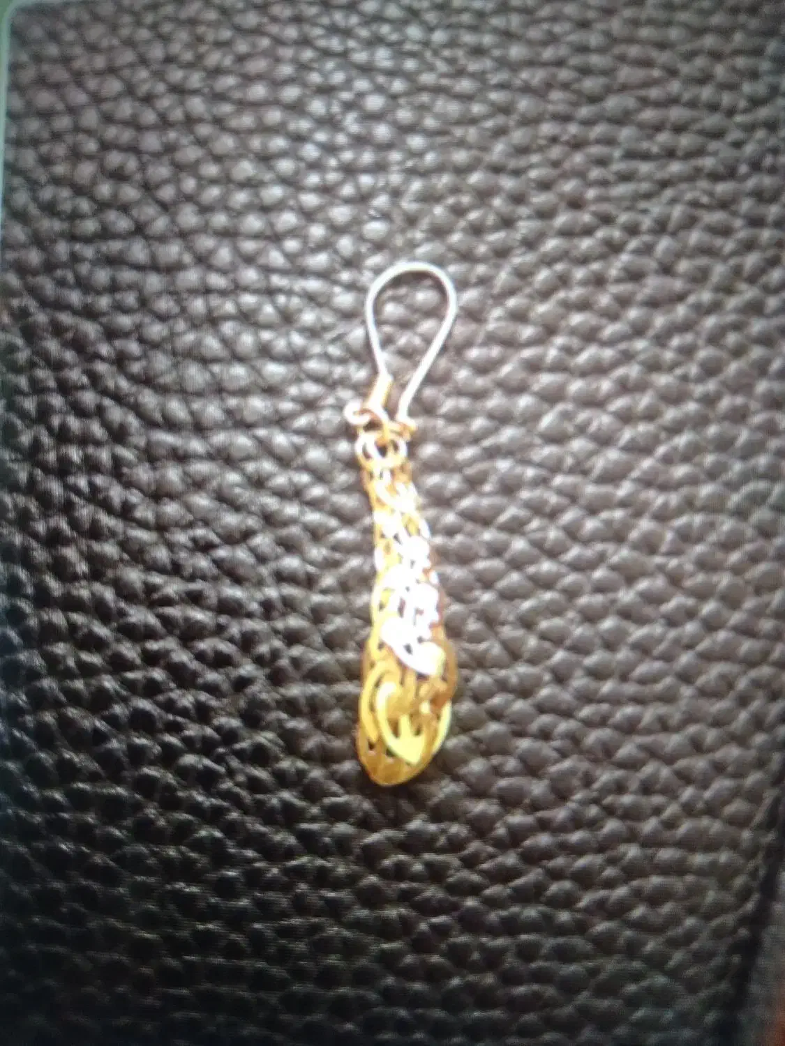 یک گوشواره گم شده|جواهرات|سمنان, |دیوار