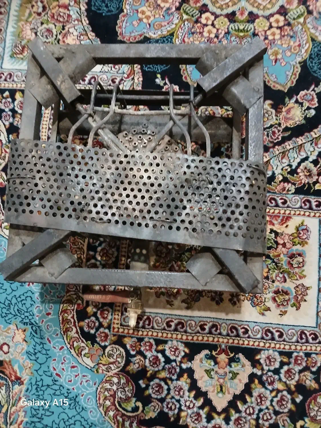 تعدادی وسایل منزل ولباس قابل فروش است|تلویزیون و پروژکتور|اصفهان, شهرک کاوه|دیوار