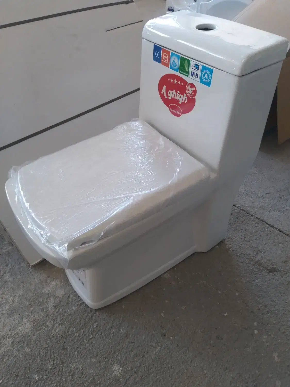 فرنگی عقیق خروجی بزرگ|لوازم سرویس بهداشتی|تهران, علی‌آباد|دیوار