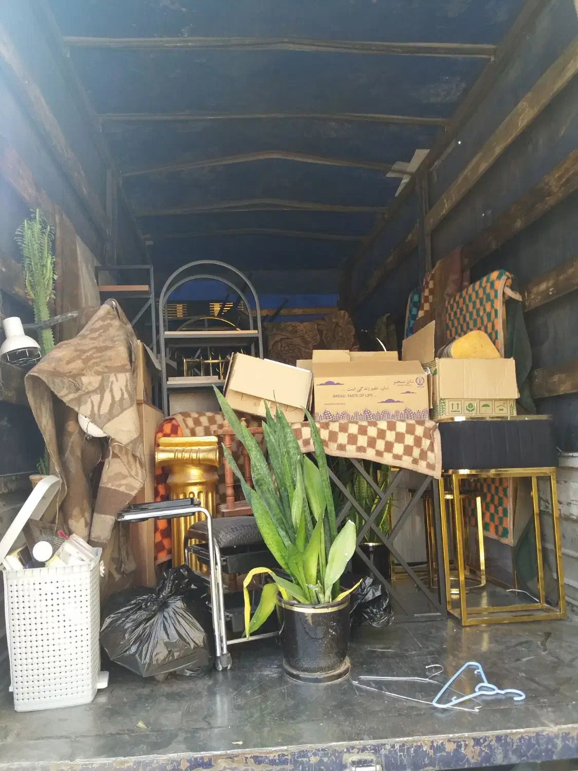 کارگر هستم تخلیه تمام بارها سنگین اثاث منزل|خدمات حمل و نقل|کاشان, دانش|دیوار